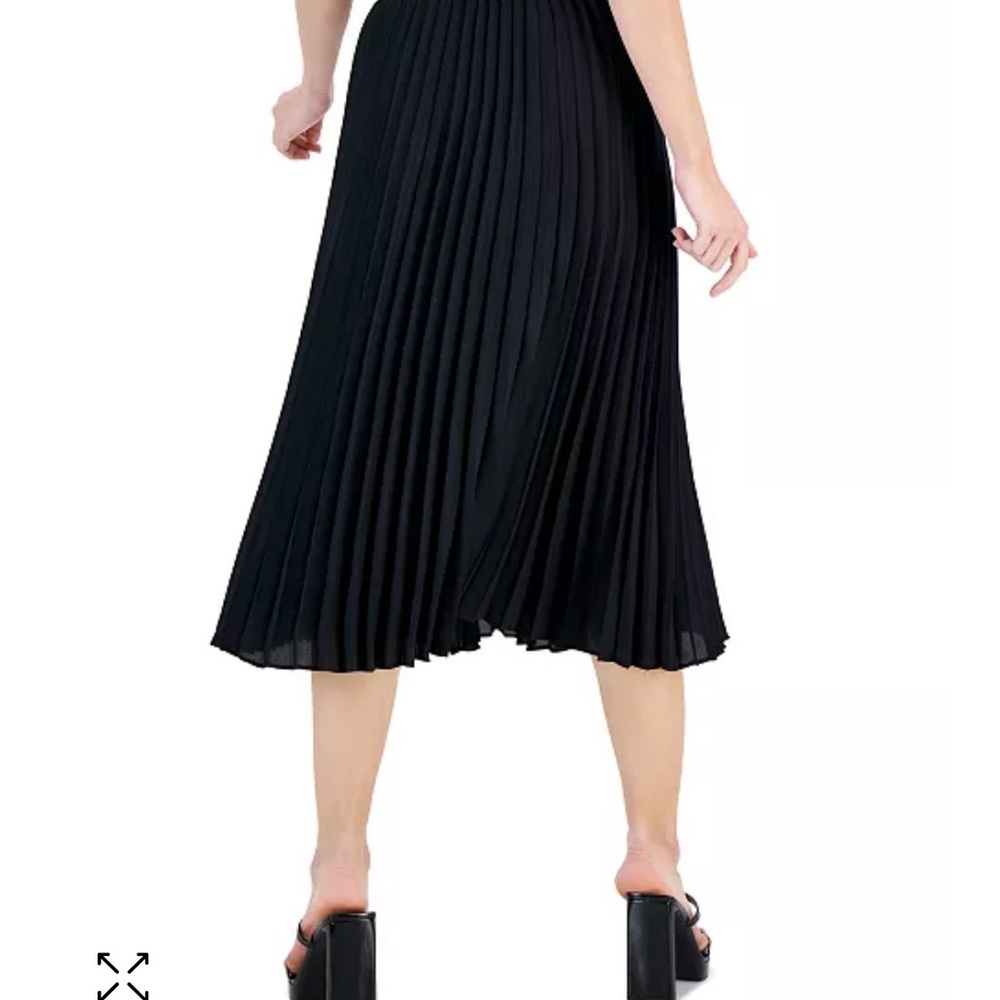 I.N.C. International Concepts
Women's Pleated Midi Skirt Medium NWT - Picture 6 of 6